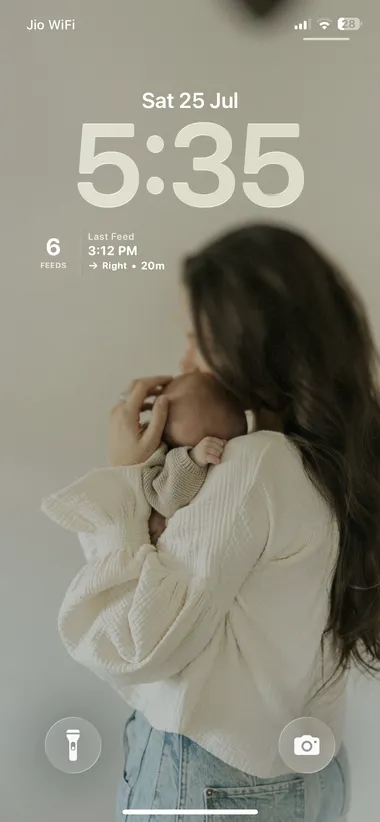 Feed Easy's feed summary widget on the iPhone Lock Screen